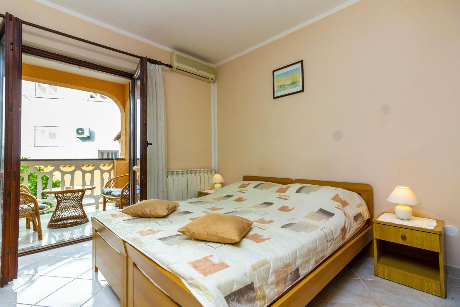 Mir Apartment