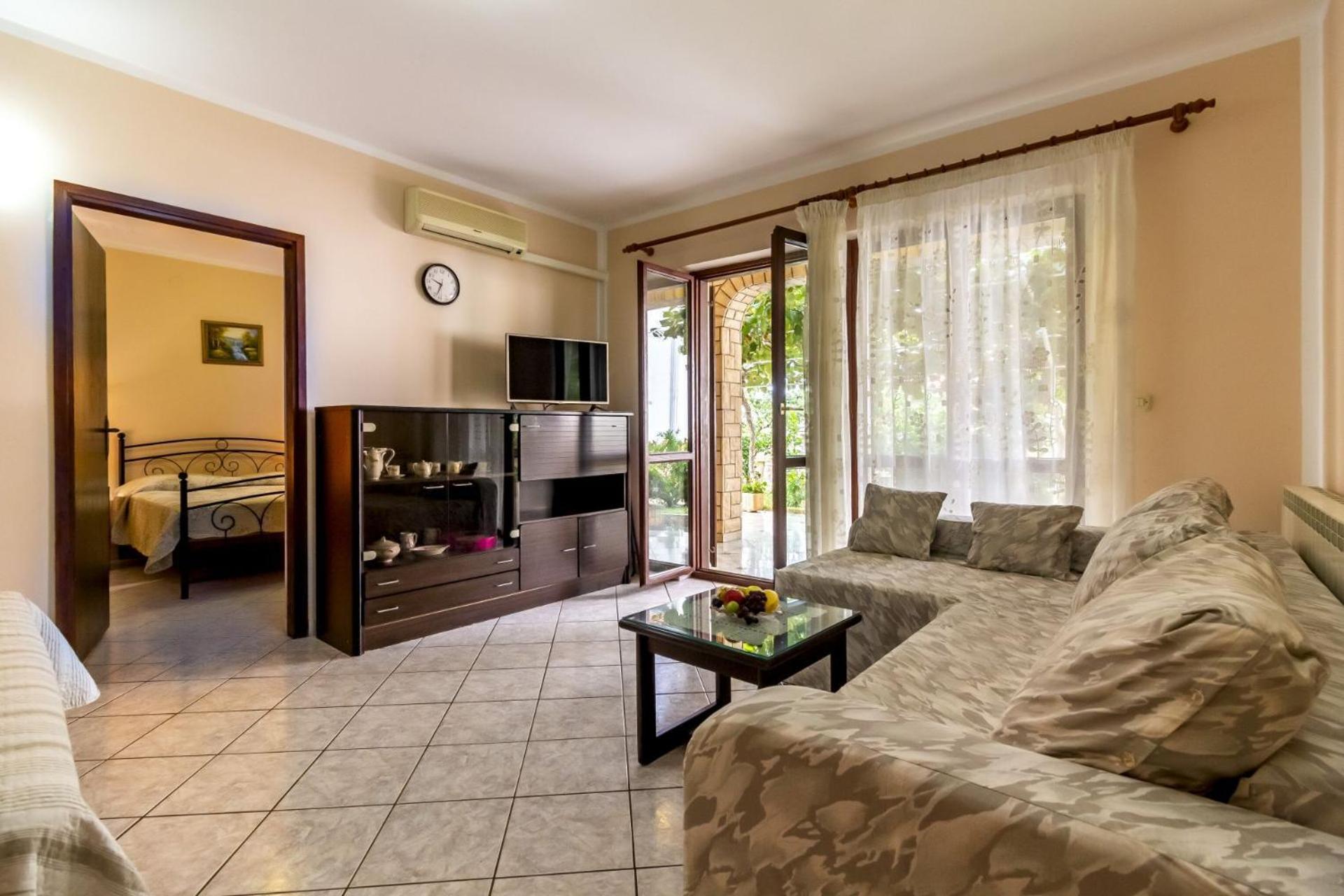 Apartment Mir *